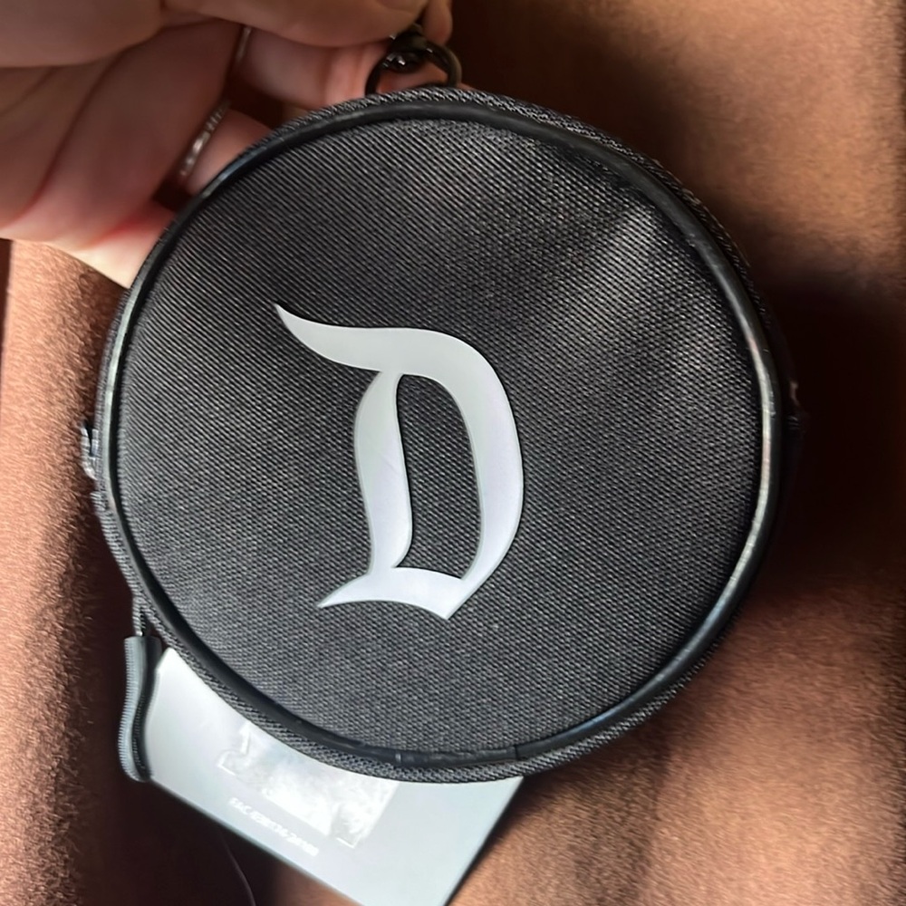 disneyland resort keychain wallet